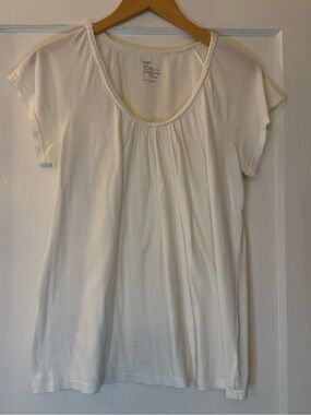 GAP Factory White Short Sleeve Scoop Neck Tee with Braided Trim